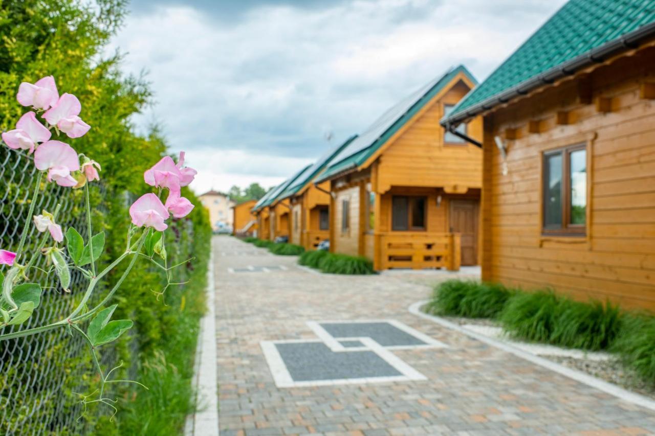 Domki, Apartamenty I Restauracja Wloczega Gąski Buitenkant foto