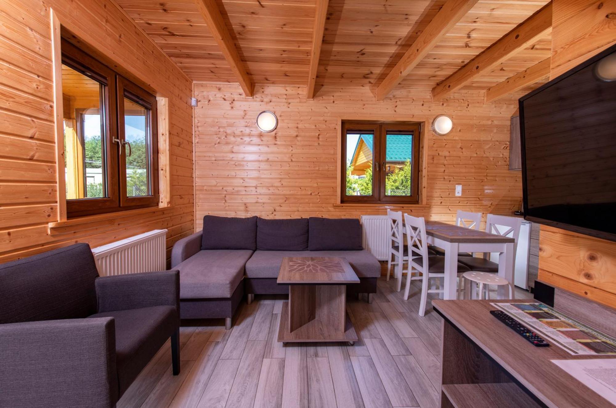 Domki, Apartamenty I Restauracja Wloczega Gąski Buitenkant foto