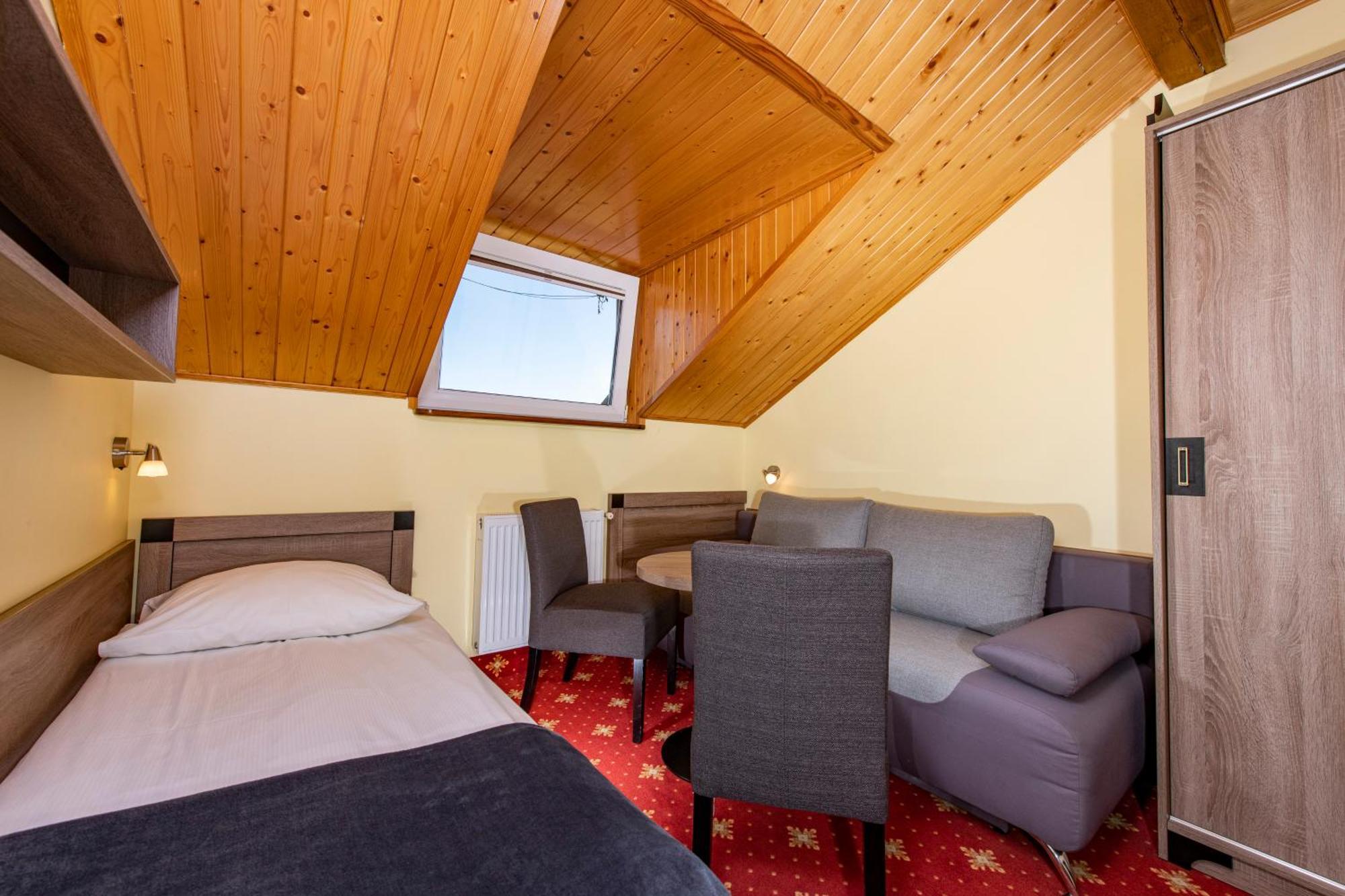 Domki, Apartamenty I Restauracja Wloczega Gąski Buitenkant foto