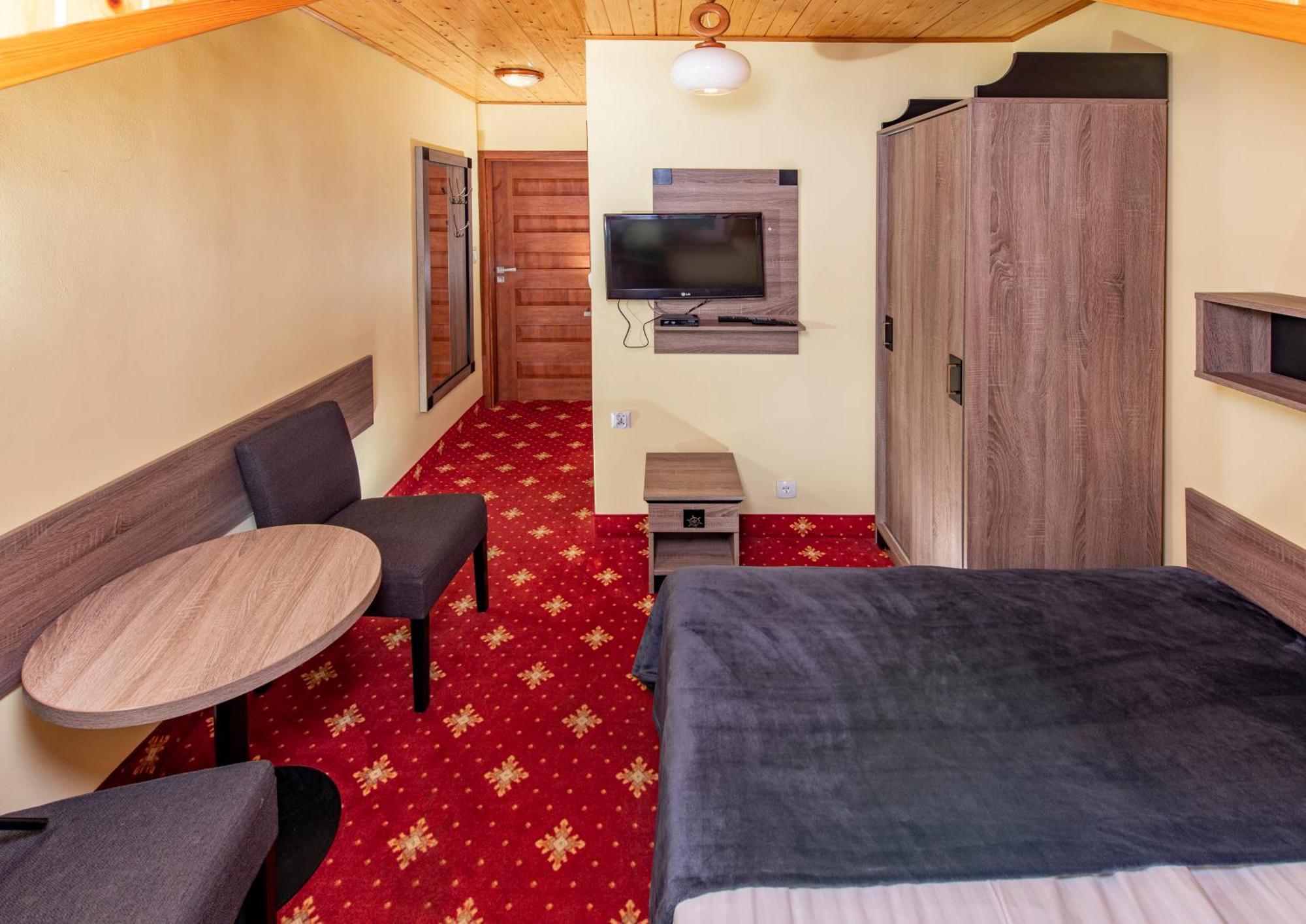 Domki, Apartamenty I Restauracja Wloczega Gąski Buitenkant foto